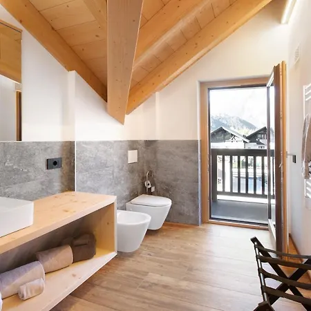 Emilia E Daniele 12 13 Lejlighed